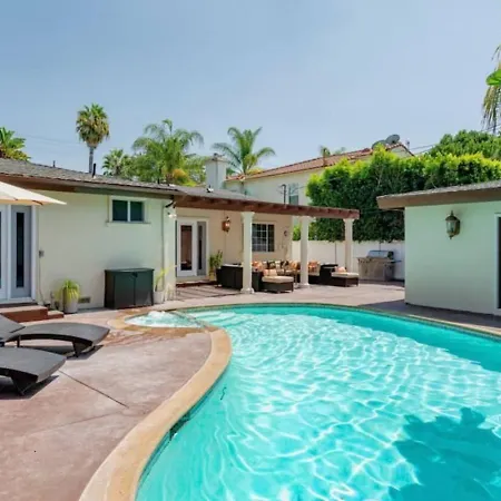 468A Massive 5 Bedroom With Beautiful Pool